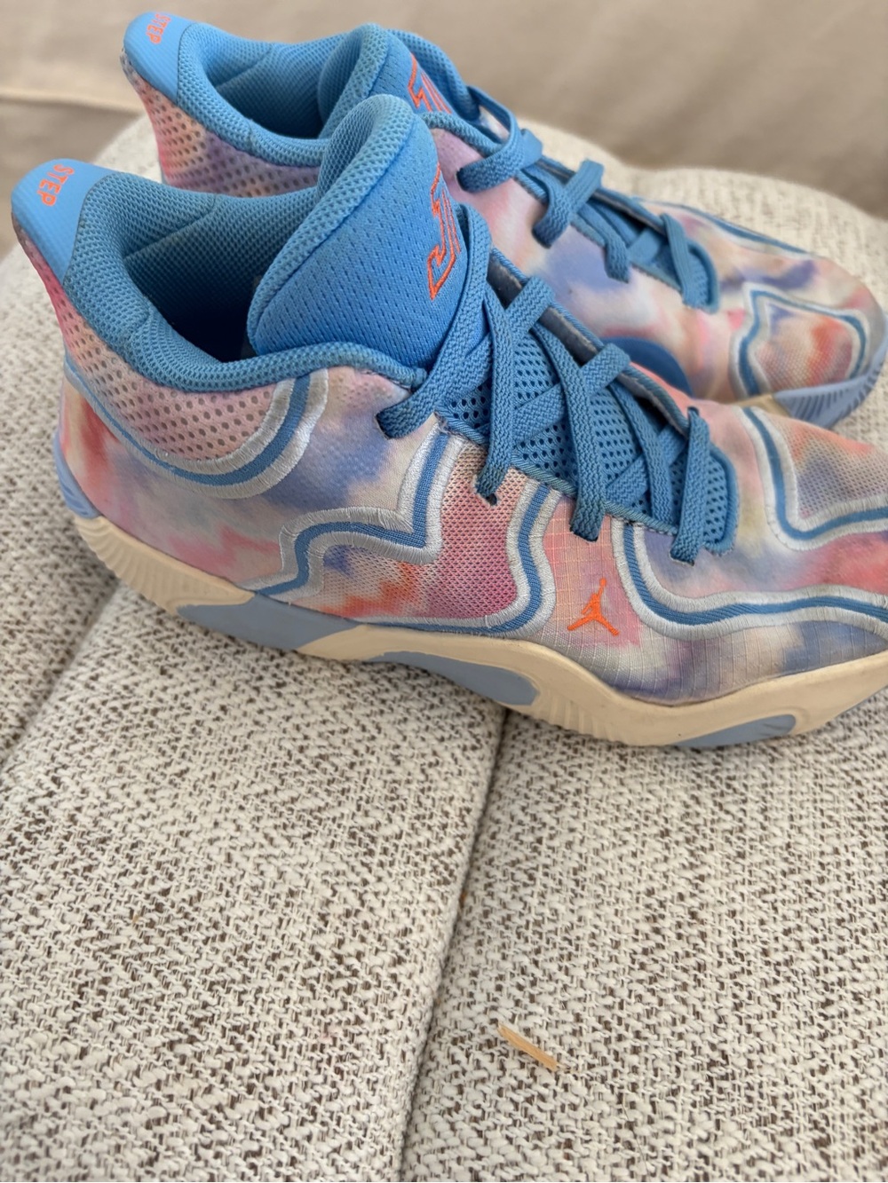Jordan Tatum 3 Kids swirl Tie-Dye Blue and Pink Athletic Sneakers size 1.5